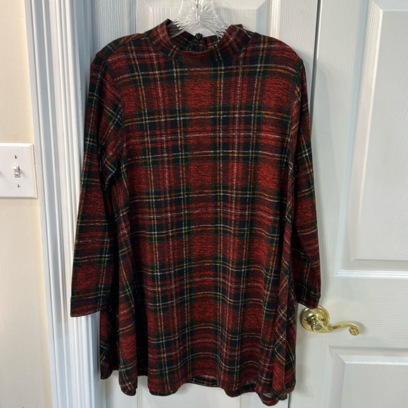 John Mark Red Green Plaid Mock Neck Swing Top SZ M - Picture 1 of 6